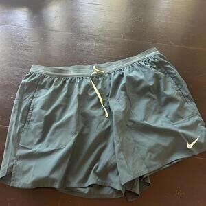 NWT Nike Men's Green and Blue Shorts